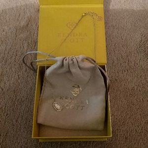 🤍Gorgeous Kendra Scott Necklace🤍